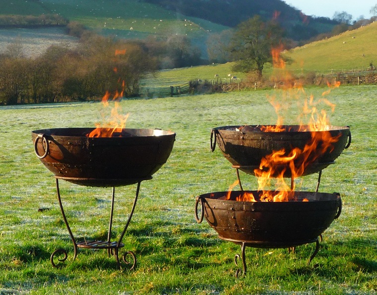 Venkovní ohniště a gril Kadai - průměr 60cm + nízký stojan