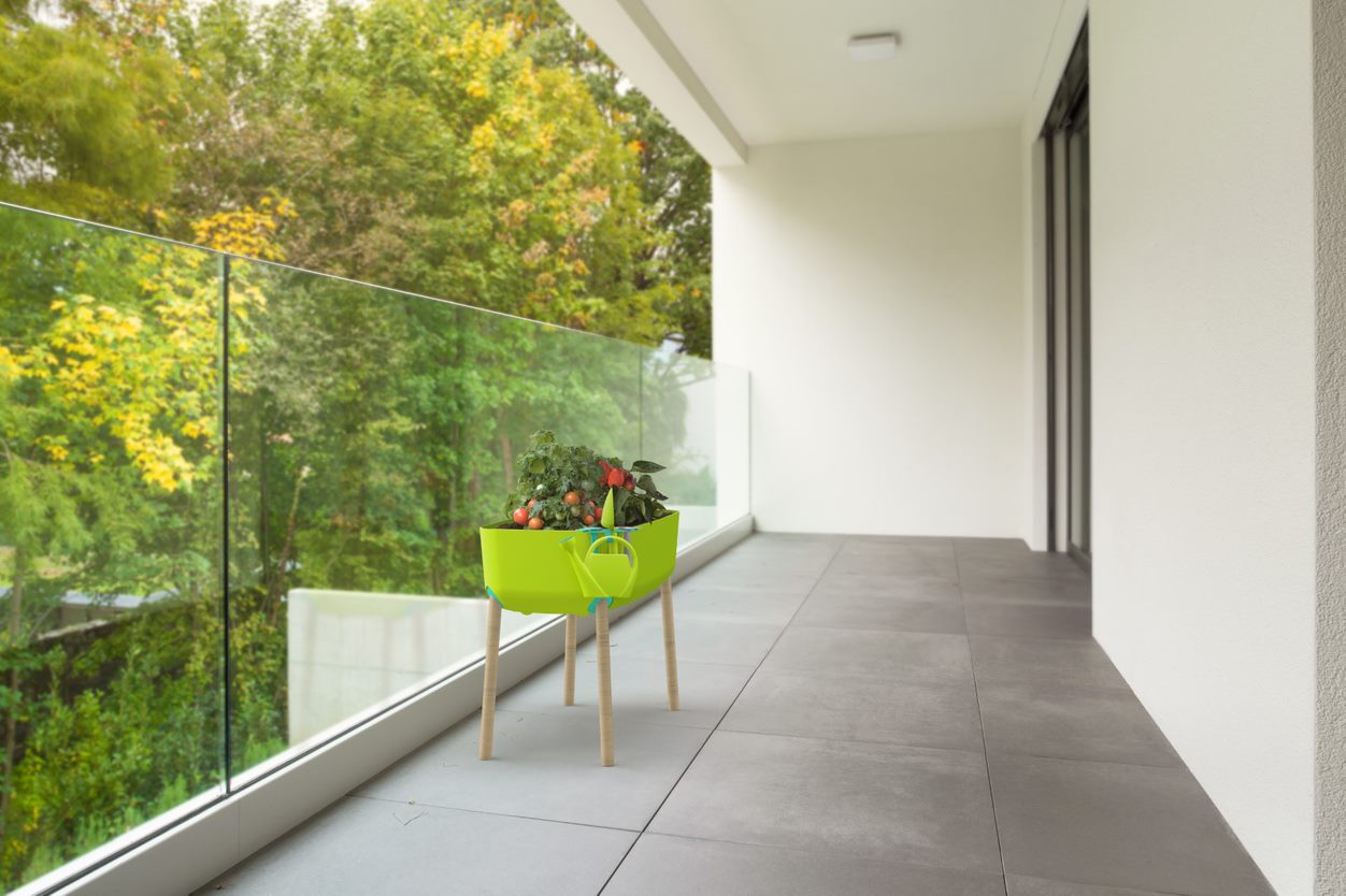 Vyvýšená zahrádka s nářadím zelená - candy mix PLASTKON