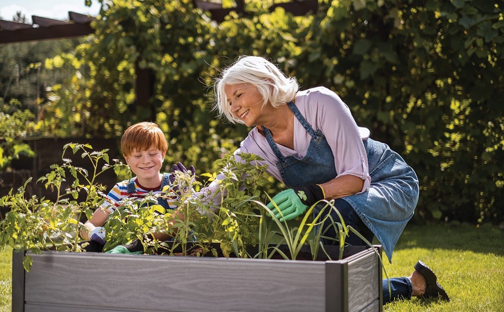 Vyvýšený záhon Maple trough šedý Keter