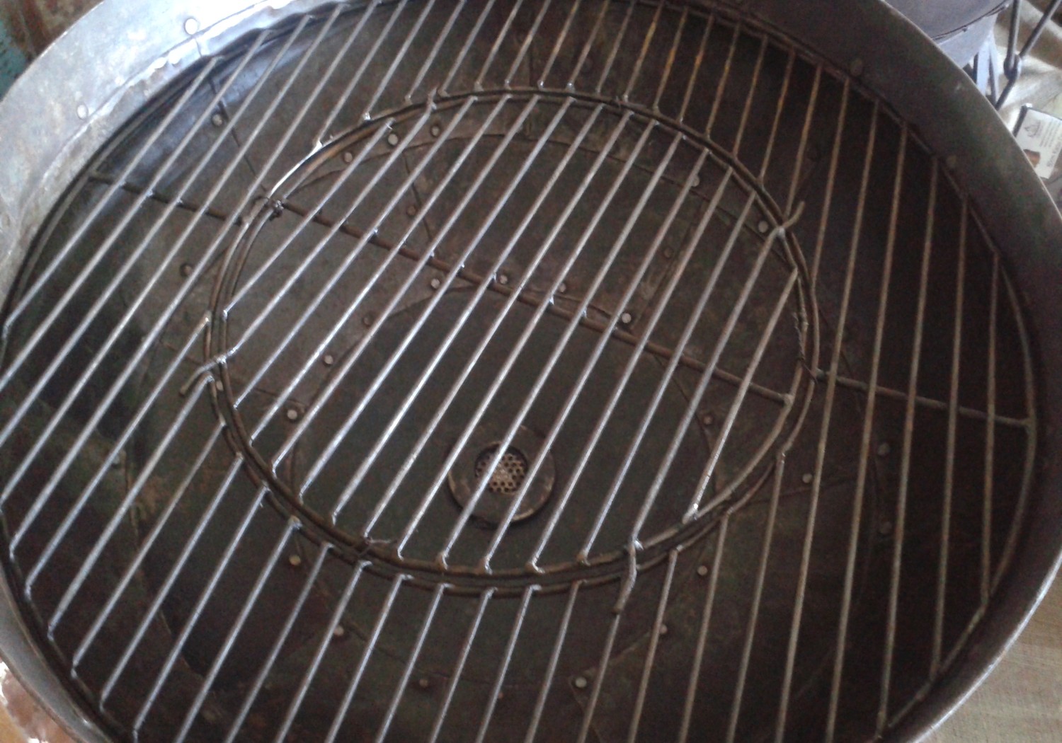 Venkovní ohniště a gril Kadai - průměr 60cm + Gothic stojan