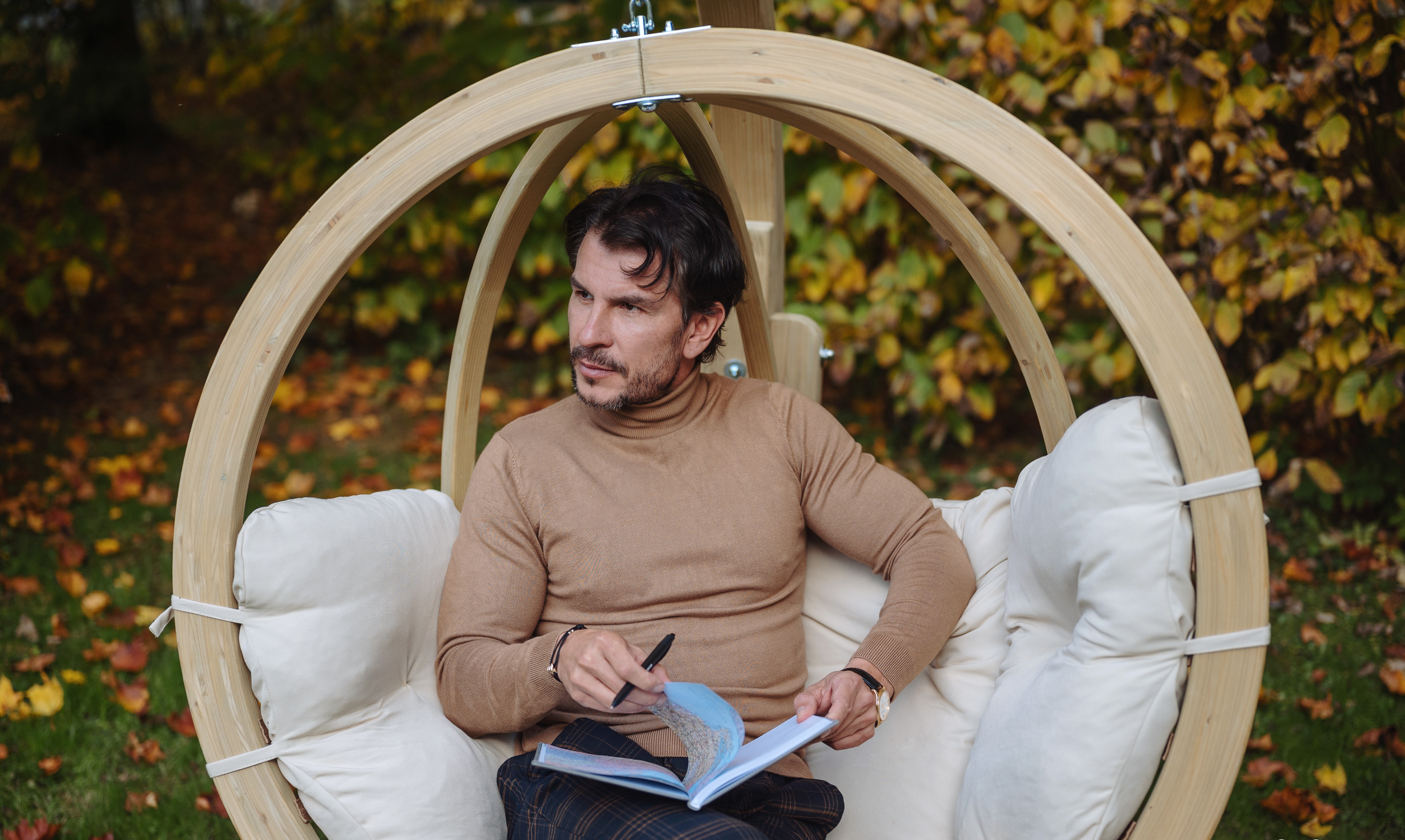 Zahradní závěsné křeslo CZILLO set krémová